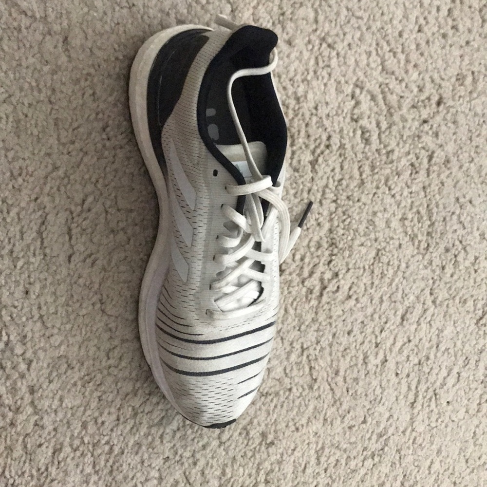 Adidas running shoes size 8 (39 1/3 EUR)